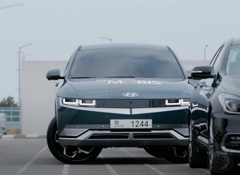 WATCH: Hyundai Demos Crab Style Parking And 360 Degree Turn Technology